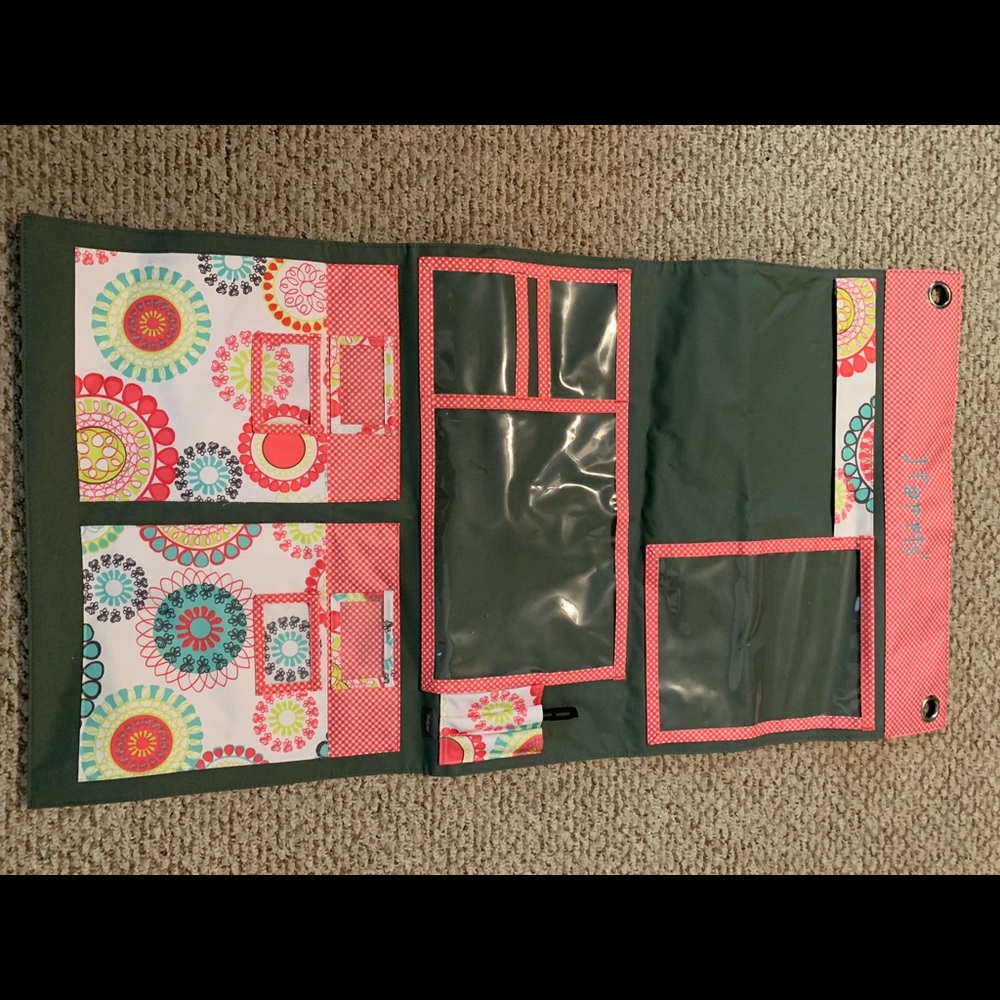 Thirty-one wall oranizer with 'Harris's' name